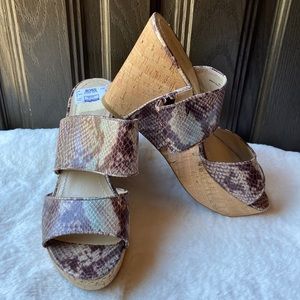 New Nine West size 10 Brown & Tan  Snake Skin Shoe